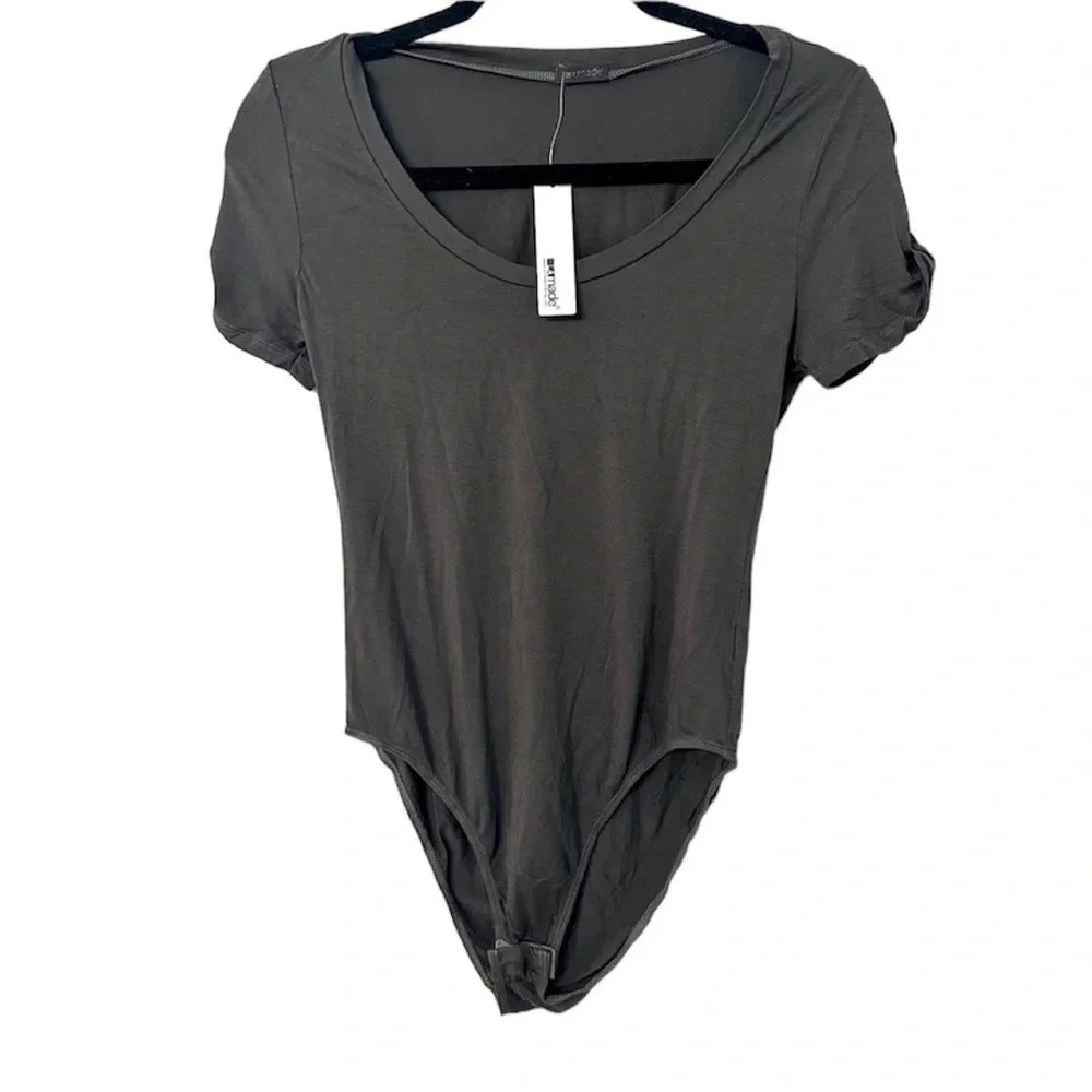 LAMade Short Sleeve Open Shoulder Body Suit Size Small NWT